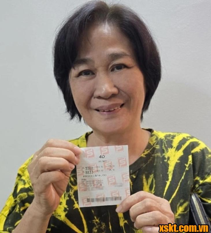 Bà lão đem vé số trúng thưởng trình báo để tìm người mất