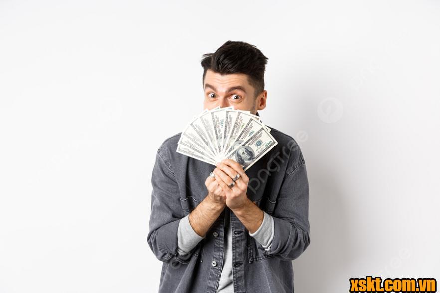 Người đàn ông bỏ quên vé số trúng độc đắc 470 tỷ trong túi áo suốt 6 tháng