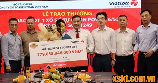 XS Power: Thầy giáo ở Đà Nẵng trúng giải Jackpot hơn 179 tỷ 