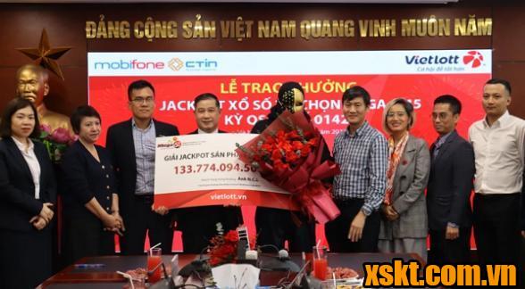 XS Mega 6/45: Trúng Jackpot 133 tỷ sau 2 năm kiên trì mua vé số theo ngày sinh