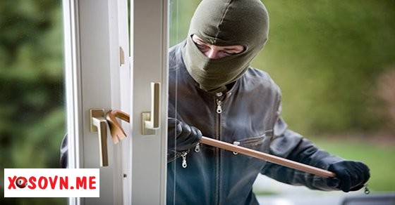 Mơ thấy kẻ trộm cậy cửa