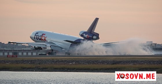 Thấy máy bay đổ thường điềm báo không tốt