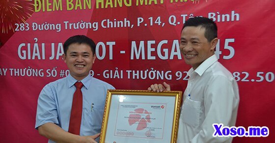 Một điểm bán vé may mắn được trao tặng bằng khen